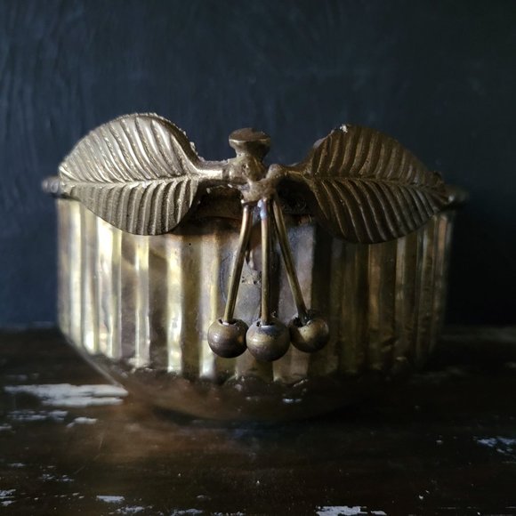Vtg Hammered Brass Bowl / Dish with Brass Cherry Handles, Brass Planter - Picture 3 of 7